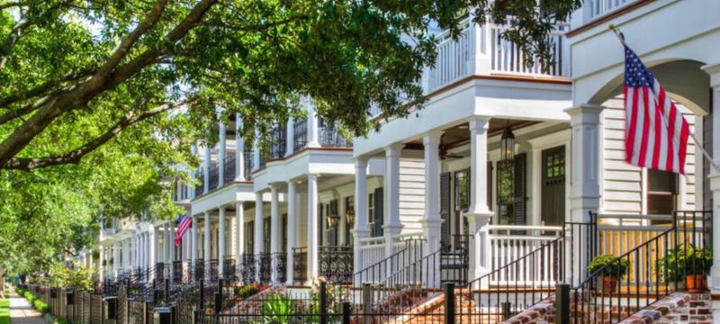 Houston Heights historic homes with oak trees